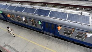 solar-train_c1c3d71c-687b-11e7-ae46-9bfe7bf72e96